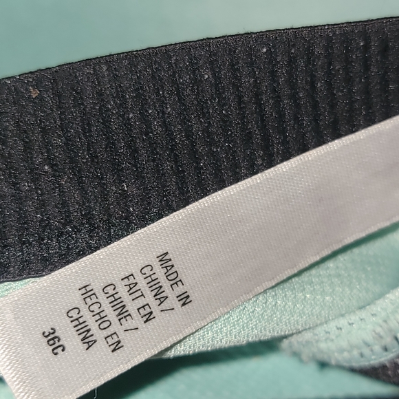 Victoria's Secret Sports Bra - Picture 4 of 4